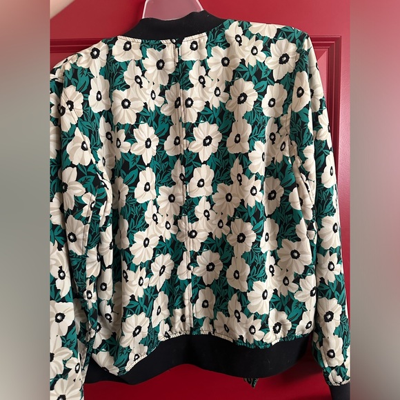 WHO WHAT WEAR FLORAL BOMBER JACKET - Picture 2 of 3